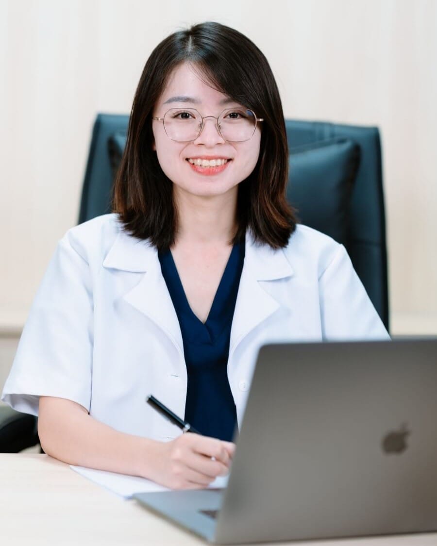 Ảnh Dược sĩ Huệ (Ảnh 2)